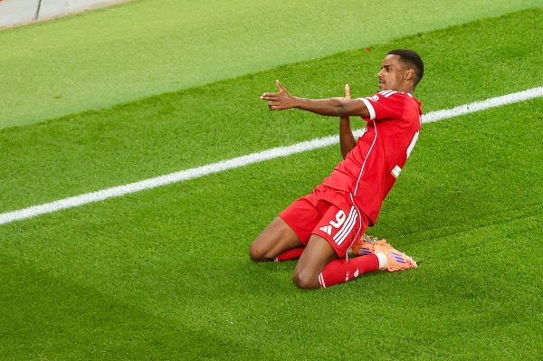 前巴萨助教:曾向俱乐部推荐伊萨克,名单中还有莱万